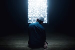 how many times a day do Islam pray?